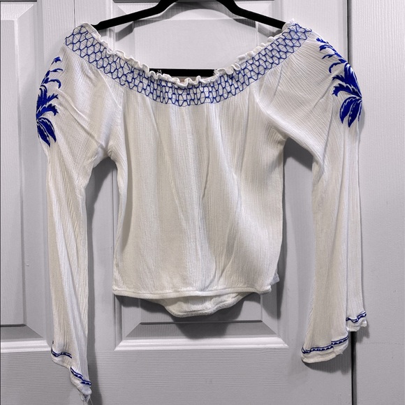 Embroidered Top - Picture 3 of 3